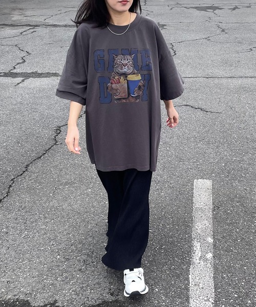 CRB(シーアールビー)の「キャットプリントビッグTシャツ(Tシャツ/カットソー・レディース・ベージュ/チャコール/オフホワイト/ブラウン・F)」の8枚目の写真