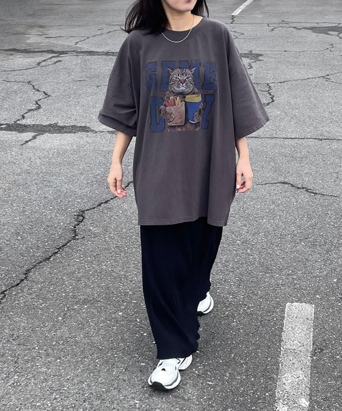 CRB(シーアールビー)の「キャットプリントビッグTシャツ(Tシャツ/カットソー・レディース・ベージュ/チャコール/オフホワイト/ブラウン・F)」の9枚目の写真
