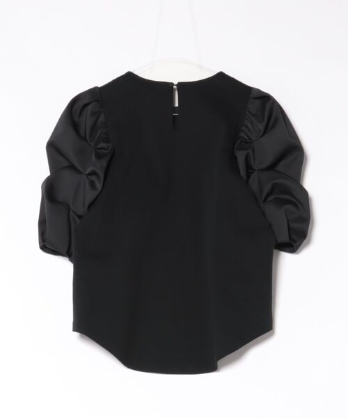 Audie a Muses(オーディアミューズ)の「タックボリュームスリーブカットソー(Tシャツ/カットソー・レディース・オフホワイト/ブラック・38/42)」の3枚目の写真