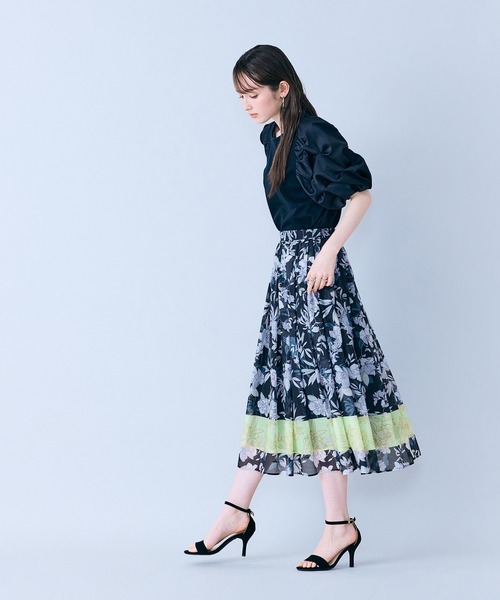 Audie a Muses(オーディアミューズ)の「タックボリュームスリーブカットソー(Tシャツ/カットソー・レディース・オフホワイト/ブラック・38/42)」の13枚目の写真