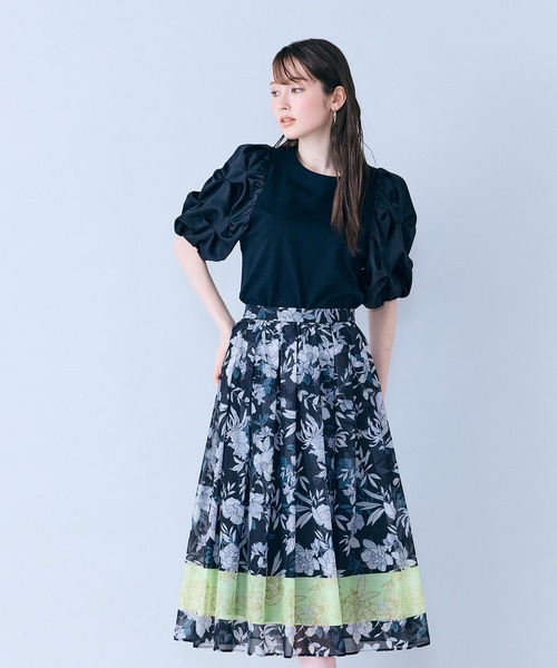 Audie a Muses(オーディアミューズ)の「タックボリュームスリーブカットソー(Tシャツ/カットソー・レディース・オフホワイト/ブラック・38/42)」の12枚目の写真