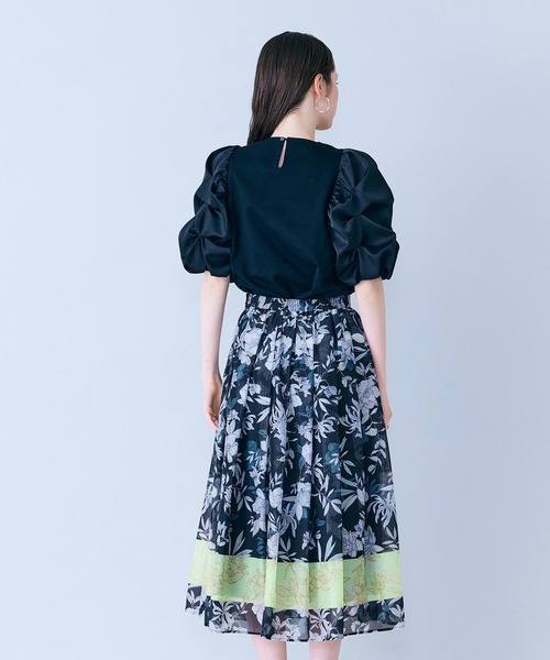 Audie a Muses(オーディアミューズ)の「タックボリュームスリーブカットソー(Tシャツ/カットソー・レディース・オフホワイト/ブラック・38/42)」の11枚目の写真