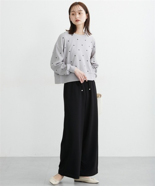 nissen（ニッセン）の「ハート刺しゅうリブニットソートップス（Tシャツ/カットソー・レディース・ブラック×ホワイト/チャコールグレー×ブラック/ホワイト×ブラック・L/LL/M）」の18枚目の写真