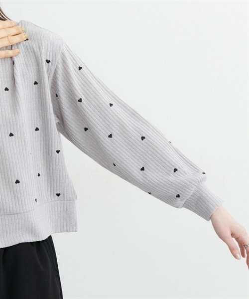 nissen（ニッセン）の「ハート刺しゅうリブニットソートップス（Tシャツ/カットソー・レディース・ブラック×ホワイト/チャコールグレー×ブラック/ホワイト×ブラック・L/LL/M）」の21枚目の写真