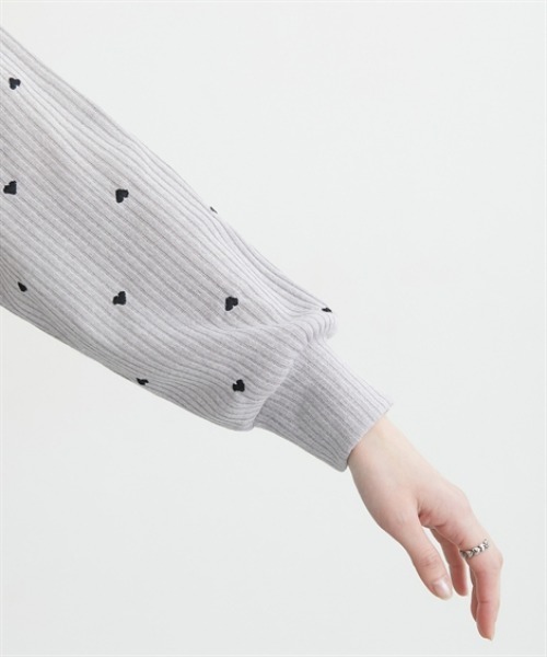 nissen（ニッセン）の「ハート刺しゅうリブニットソートップス（Tシャツ/カットソー・レディース・ブラック×ホワイト/チャコールグレー×ブラック/ホワイト×ブラック・L/LL/M）」の22枚目の写真