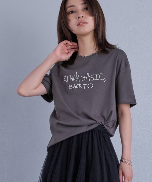 murea(ミュレア)の「ビーズ刺繍半袖Tシャツ(Tシャツ/カットソー・レディース・チャコールグレー/アイボリー・FREE)」の3枚目の写真