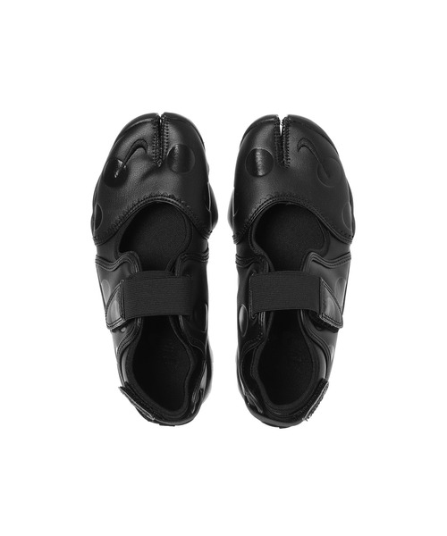 NIKE(ナイキ)の「NIKE WMNS AIR RIFT IR1226-002(スニーカー・メンズ・ブラック・24cm/22cm/23cm)」の4枚目の写真