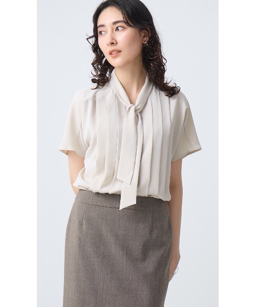AOYAMA(アオヤマ)の「ボウタイドルマンスリーブブラウス【涼】【半袖】(シャツ/ブラウス・レディース・ホワイト/ベージュ・L/M/LL/S)」の2枚目の写真