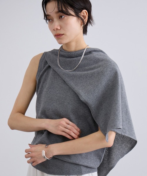SALON adam et rope'(サロン アダム エ ロペ)の「【WEB限定】ストール付きマルチWAYノースリニット/夏服・オフィスカジュアル(ニット/セーター・レディース・グレー/ネイビー/ベージュ系その他・FREE)」の2枚目の写真