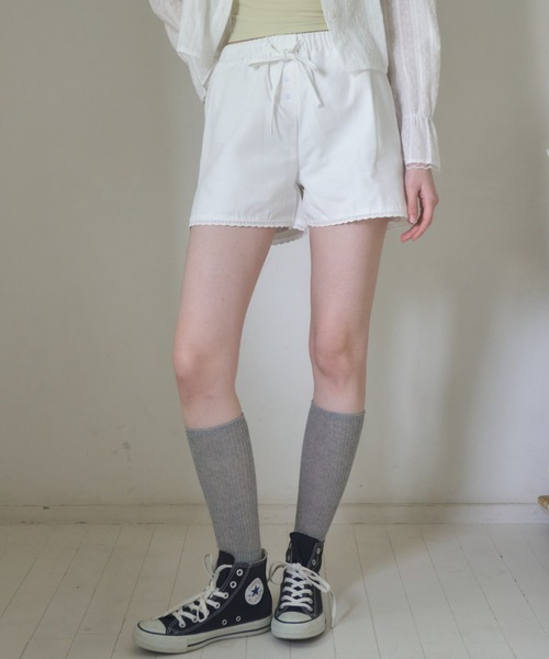 Birthday room(バースデイルーム)の「裾レースショートパンツ/Lace-hem shorts(その他パンツ・レディース・ライトブルー/ホワイト・FREE)」の7枚目の写真
