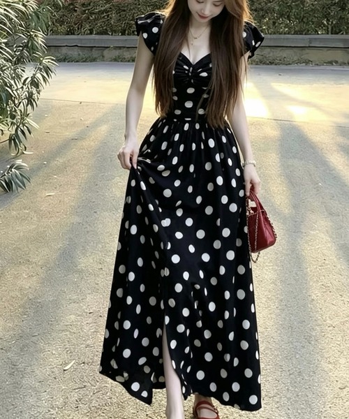 SHOUYO(ショウヨウ)の「ドット柄パフスリーブ フレアロングワンピース(ワンピース・レディース・ブラック・M)」の3枚目の写真