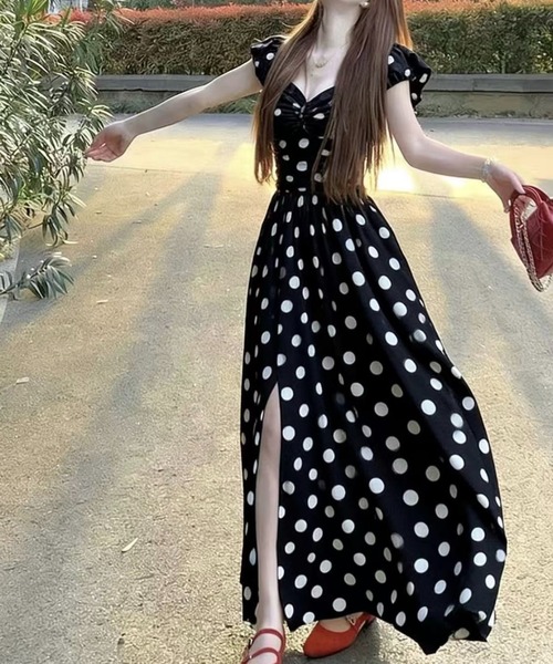 SHOUYO(ショウヨウ)の「ドット柄パフスリーブ フレアロングワンピース(ワンピース・レディース・ブラック・M)」の8枚目の写真