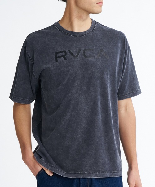 RVCA(ルーカ)の「RVCA メンズ TECH BIG RVCA Tシャツ 【2026年夏モデル】(Tシャツ/カットソー・メンズ・ブラック/ホワイト/ブルー系その他/ブラック系その他2・SMALL/LARGE/X-LARGE/MEDIUM)」の3枚目の写真