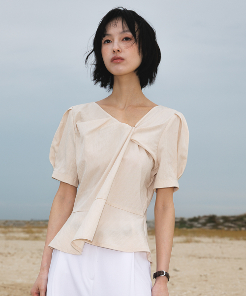 DEHEVE（デヘヴェ）の「Unbalanced Twist Blouse [Peach Pink]（シャツ/ブラウス・レディース・PINK・SMALL/MEDIUM）」の12枚目の写真