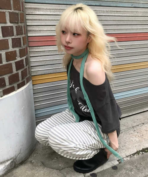 SLEEKGLOW（スリック グロウ）の「ストライプレタリングスウェットパンツ[グレー]（スウェットパンツ・レディース・その他・FREE）」の2枚目の写真