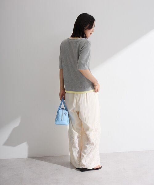Green Parks(グリーンパークス)の「配色ヘンリーネック半袖プルオーバー(Tシャツ/カットソー・レディース・ブラック/杢グレー/オフホワイト・FREE)」の6枚目の写真