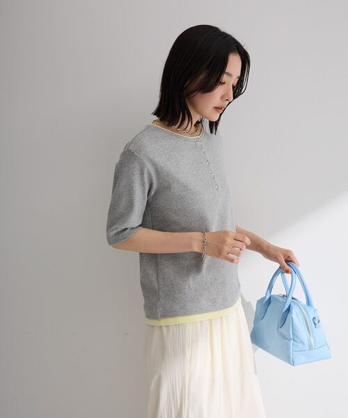 Green Parks(グリーンパークス)の「配色ヘンリーネック半袖プルオーバー(Tシャツ/カットソー・レディース・ブラック/杢グレー/オフホワイト・FREE)」の8枚目の写真