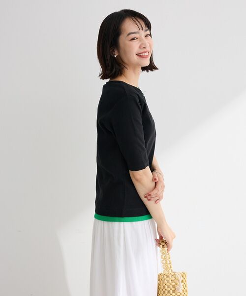 Green Parks(グリーンパークス)の「配色ヘンリーネック半袖プルオーバー(Tシャツ/カットソー・レディース・ブラック/杢グレー/オフホワイト・FREE)」の22枚目の写真