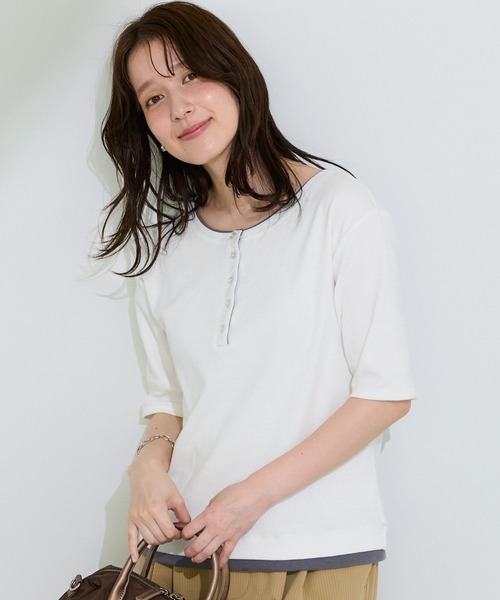 Green Parks(グリーンパークス)の「配色ヘンリーネック半袖プルオーバー(Tシャツ/カットソー・レディース・ブラック/杢グレー/オフホワイト・FREE)」の2枚目の写真