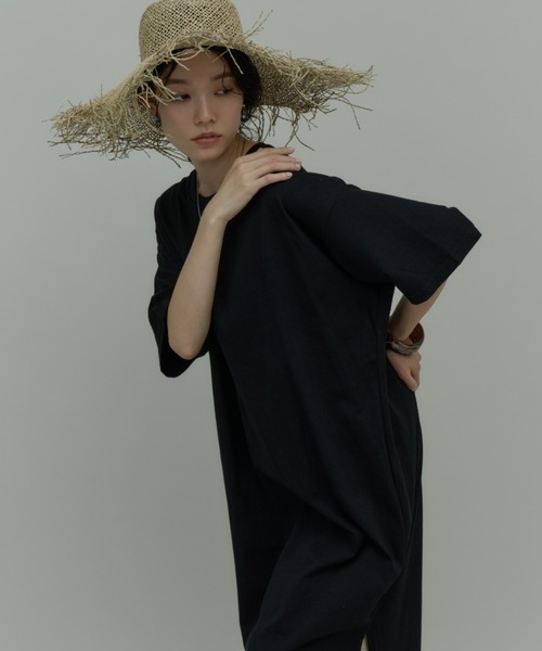Plumel(プルメル)の「Back Tuck Half Sleeve T Dress / バックタックハーフスリーブカットドレス(ワンピース・レディース・ブラウン/アイボリー/ブラック・MEDIUM)」の20枚目の写真