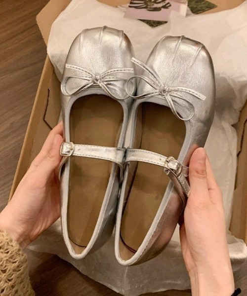 gossip!ロサンゼルス(ゴシップロサンゼルス)の「【Y2Kガーリー】レトロリボン インヒールバレエパンプス(パンプス・レディース・オフホワイト/シルバー・XL/S/M/L)」の11枚目の写真