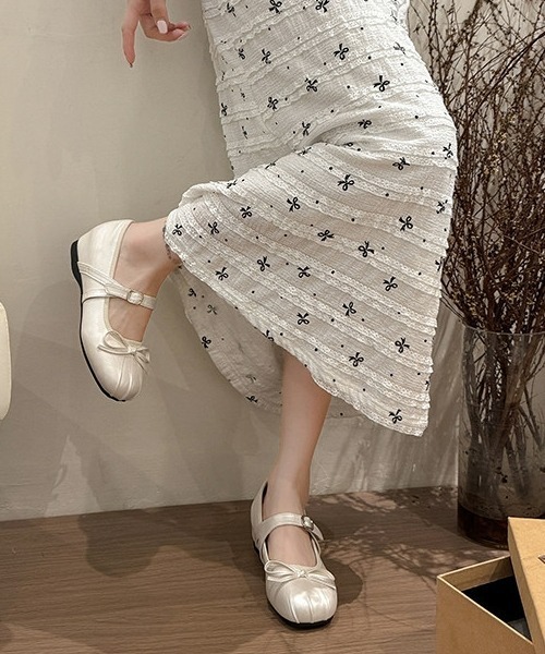 gossip!ロサンゼルス(ゴシップロサンゼルス)の「【Y2Kガーリー】レトロリボン インヒールバレエパンプス(パンプス・レディース・オフホワイト/シルバー・XL/S/M/L)」の16枚目の写真