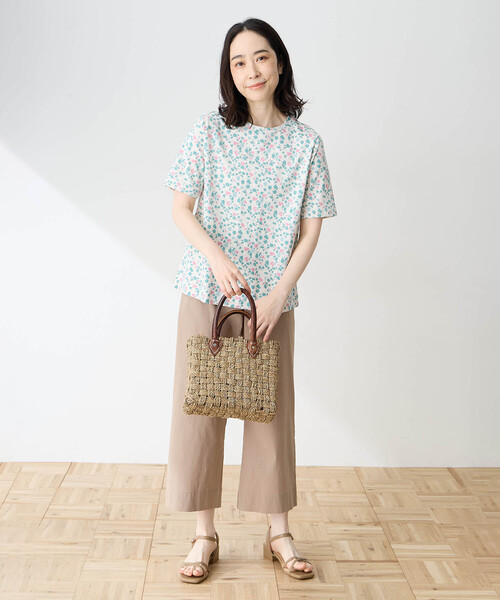 DECOY SINCE 1981(デコイシンスイチキュウハチイチ)の「【in Bloomコラボ】ひやさら総柄Tシャツ【接触冷感・UVカット・オーガニックコットンブレンド】(Tシャツ/カットソー・レディース・グリーン/オレンジ・L/LL/M)」の6枚目の写真