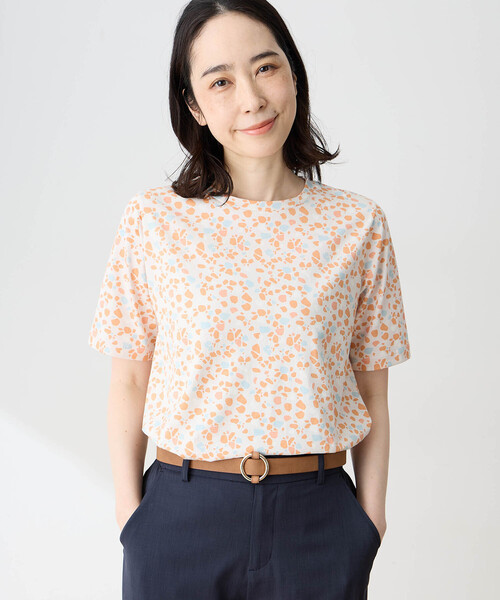 DECOY SINCE 1981(デコイシンスイチキュウハチイチ)の「【in Bloomコラボ】ひやさら総柄Tシャツ【接触冷感・UVカット・オーガニックコットンブレンド】(Tシャツ/カットソー・レディース・グリーン/オレンジ・L/LL/M)」の4枚目の写真