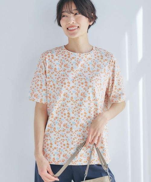 DECOY SINCE 1981(デコイシンスイチキュウハチイチ)の「【in Bloomコラボ】ひやさら総柄Tシャツ【接触冷感・UVカット・オーガニックコットンブレンド】(Tシャツ/カットソー・レディース・グリーン/オレンジ・L/LL/M)」の5枚目の写真
