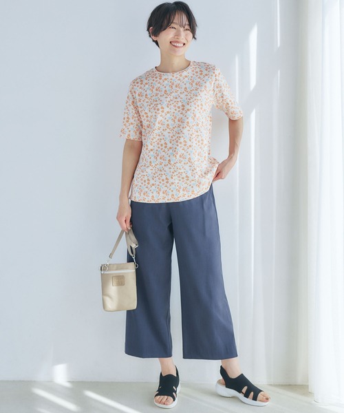 DECOY SINCE 1981(デコイシンスイチキュウハチイチ)の「【in Bloomコラボ】ひやさら総柄Tシャツ【接触冷感・UVカット・オーガニックコットンブレンド】(Tシャツ/カットソー・レディース・グリーン/オレンジ・L/LL/M)」の3枚目の写真