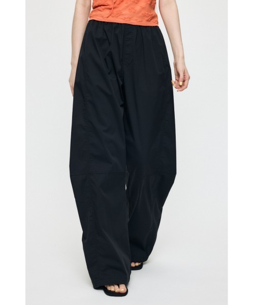 MOUSSY(マウジー)の「CURVE LINE EASY パンツ(スウェットパンツ・レディース・ブラック/カーキ/ホワイト・1/2)」の8枚目の写真