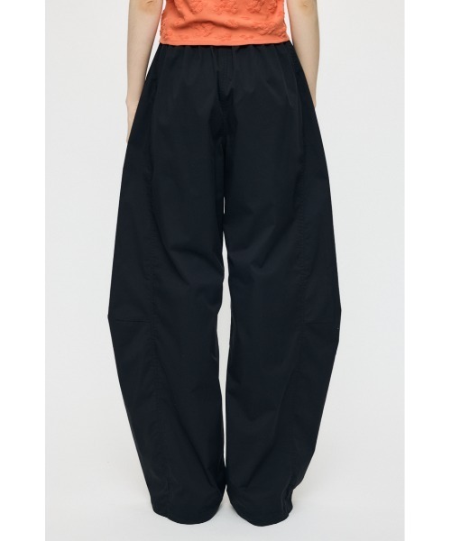 MOUSSY(マウジー)の「CURVE LINE EASY パンツ(スウェットパンツ・レディース・ブラック/カーキ/ホワイト・1/2)」の11枚目の写真