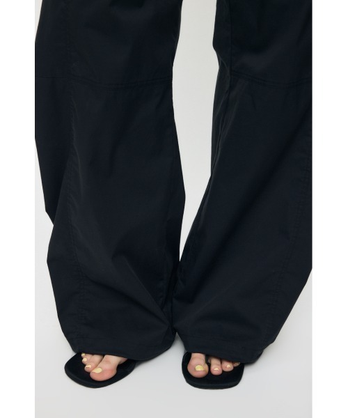 MOUSSY(マウジー)の「CURVE LINE EASY パンツ(スウェットパンツ・レディース・ブラック/カーキ/ホワイト・1/2)」の13枚目の写真