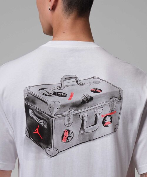 JORDAN BRAND(ジョーダンブランド)の「ジョーダン メンズ グラフィック Tシャツ / Jordan Men's Graphic T-Shirt IF3163-100 White(Tシャツ/カットソー・メンズ・ホワイト・XL/S/M/L/2XL)」の5枚目の写真