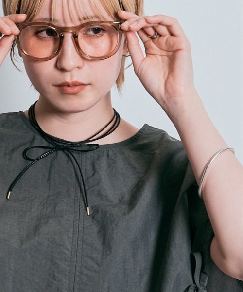 W:Huku(フーク)の「撥水 ナイロン ギャザー ショート トップス(Tシャツ/カットソー・レディース・チャコール/ブラック/アッシュブラウン・M/L)」の10枚目の写真