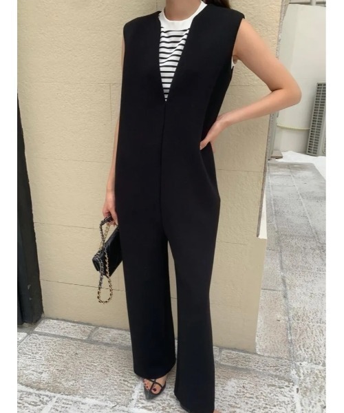 BIRTHDAY BASH(バースデイバッシュ)の「DIANA V NECK ROMPERS(ワンピース・レディース・ブラック・FREE)」の4枚目の写真