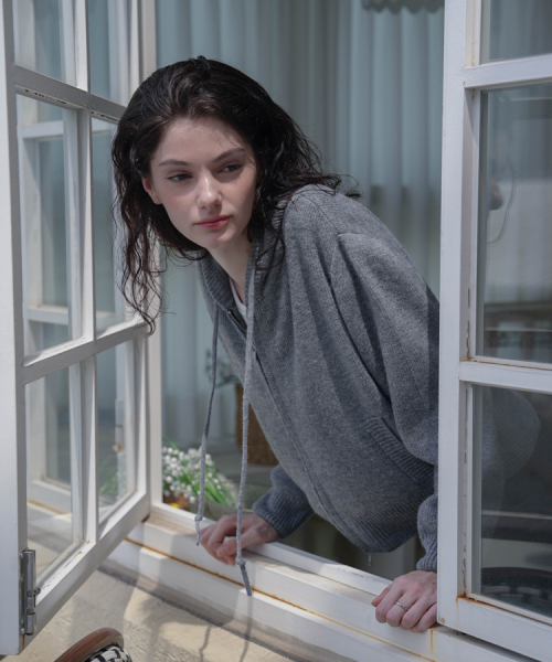 DEHEVE（デヘヴェ）の「Two-way Hood Zip-up Knit [Gray]（ニット/セーター・レディース・アッシュグレー・FREE）」の10枚目の写真