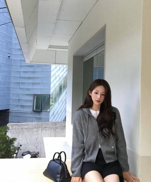 DEHEVE（デヘヴェ）の「Two-way Hood Zip-up Knit [Gray]（ニット/セーター・レディース・アッシュグレー・FREE）」の11枚目の写真