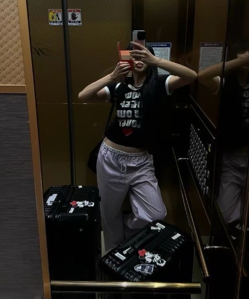 ViViDAY（ビビデー）の「ハート＆英字プリントtシャツ（Tシャツ/カットソー・レディース・ブラック・M）」の5枚目の写真