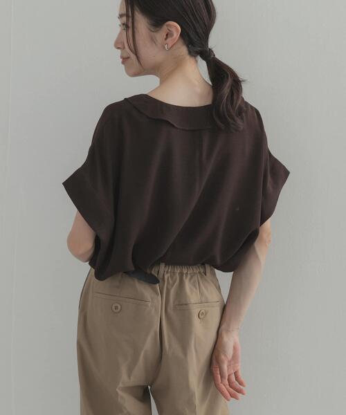 URBAN RESEARCH DOORS(アーバンリサーチドアーズ)の「『接触冷感/イージーケア』フロントフリルブラウス(シャツ/ブラウス・レディース・ネイビー/ブラウン・FREE)」の4枚目の写真