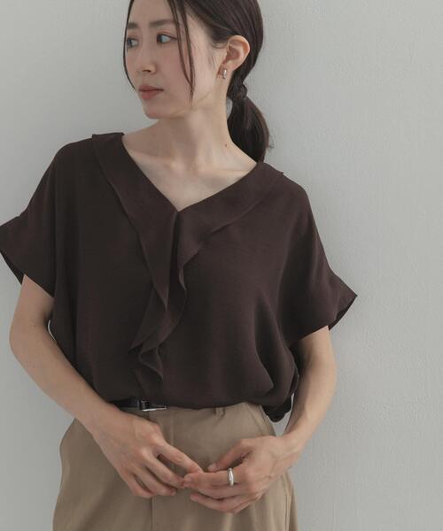 URBAN RESEARCH DOORS(アーバンリサーチドアーズ)の「『接触冷感/イージーケア』フロントフリルブラウス(シャツ/ブラウス・レディース・ネイビー/ブラウン・FREE)」の6枚目の写真