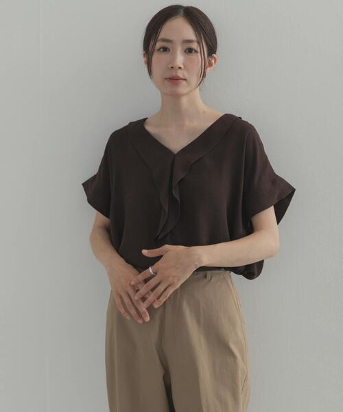 URBAN RESEARCH DOORS(アーバンリサーチドアーズ)の「『接触冷感/イージーケア』フロントフリルブラウス(シャツ/ブラウス・レディース・ネイビー/ブラウン・FREE)」の7枚目の写真