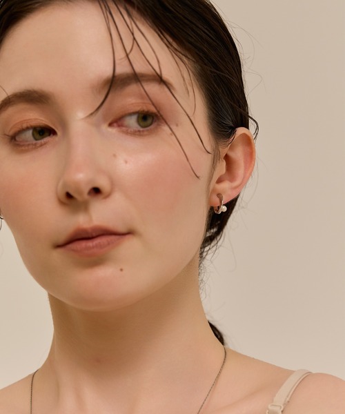 Phoebe(フィービィー)の「【金属アレルギー対応】ライナーパールフープワンタッチピアス/ニッケルフリー 結婚式二次会 お呼ばれ 小ぶりフープ(ピアス(両耳用)・レディース・シルバー/イエローゴールド/シャンパン・FREE)」の7枚目の写真