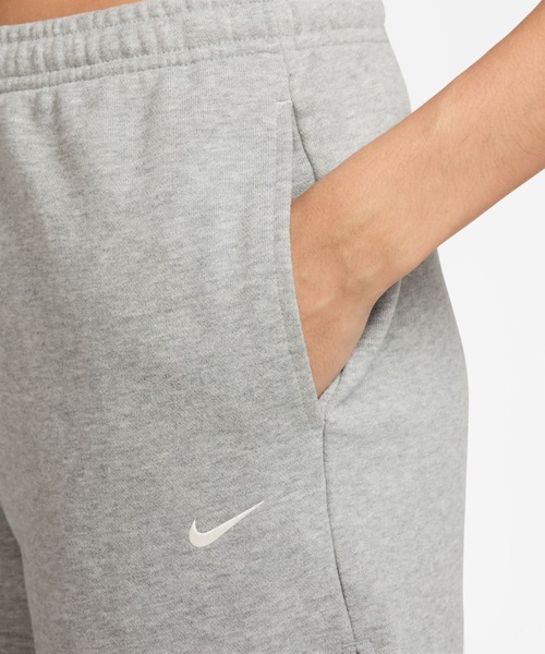 NIKE(ナイキ)の「NIKE ナイキ STDO フリース LW MR STD 4 ショート(その他パンツ・レディース・グレー・M/S/L)」の4枚目の写真