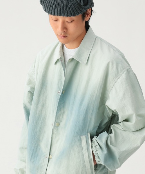 BEAMS(ビームス)の「フェード コーチジャケット(ブルゾン・メンズ・イエロー/セージグリーン・X-LARGE/LARGE/MEDIUM/SMALL)」の2枚目の写真