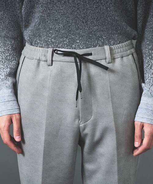 5351 POUR LES HOMMES(ゴーサンゴーイチプールオム)の「スモーク千鳥 ダウンファブリック テーパードスラックス(スラックス・メンズ・グレー・50/48/46/44)」の6枚目の写真