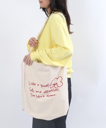 Snoozie（スヌージー）の「マルチウェイ刺繍ショルダーバッグ（ショルダーバッグ）」