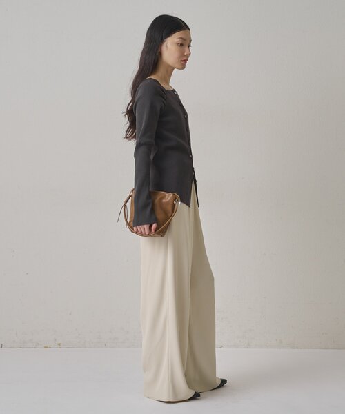 Omekashi(オメカシ)の「≪8/24(月)まで10%OFF≫ランダムボタンオフショルニット(ニット/セーター・レディース・チャコールグレー/ブラウン/ブラック/レッド/オフホワイト・FREE)」の12枚目の写真