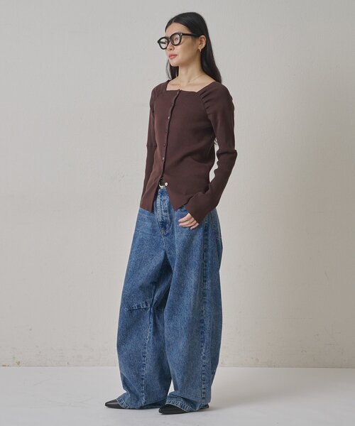 Omekashi(オメカシ)の「≪8/24(月)まで10%OFF≫ランダムボタンオフショルニット(ニット/セーター・レディース・チャコールグレー/ブラウン/ブラック/レッド/オフホワイト・FREE)」の22枚目の写真
