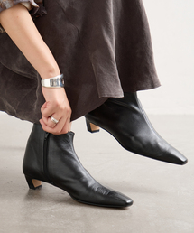 ATELIER BRUGGE（アトリエブルージュ）の「【atelier brugge/アトリエブルージュ】Soft square toe ankle boots（ブーツ）」